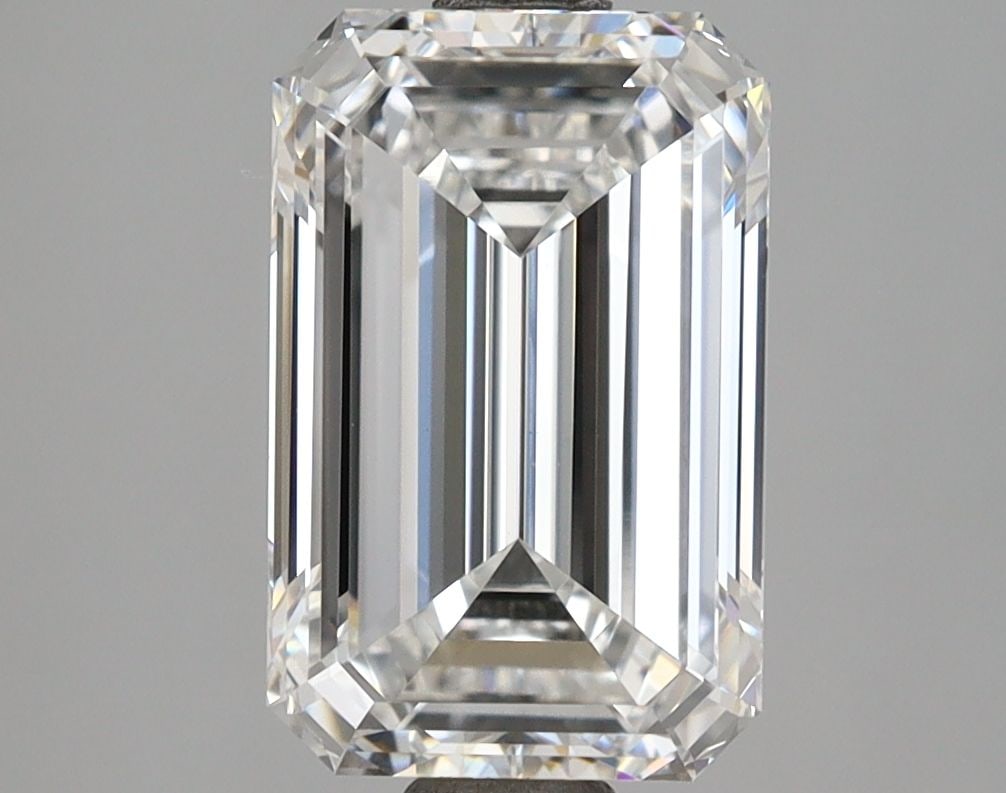 Loose Diamond - EMERALD 3.01ct E VVS2: Loose Diamond - EMERALD 3.01ct E VVS2 Source: This is a real non-mined Diamond that has been grown in a lab Shape: EMERALD Carats: 3.01 Color: E Clarity: VVS2 Certification: IGI Video: