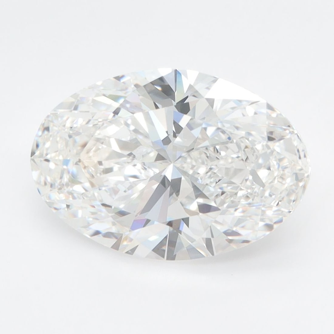 Loose Diamond - OVAL 4.0ct E VVS1: Loose Diamond - OVAL 4.0ct E VVS1 Source: This is a real non-mined Diamond that has been grown in a lab Shape: OVAL Carats: 4.0 Color: E Clarity: VVS1 Certification: GIA Video: