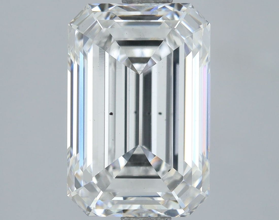 Loose Diamond - EMERALD 2.21ct D VS2: Loose Diamond - EMERALD 2.21ct D VS2 Source: This is a real non-mined Diamond that has been grown in a lab Shape: EMERALD Carats: 2.21 Color: D Clarity: VS2 Certification: IGI Video: