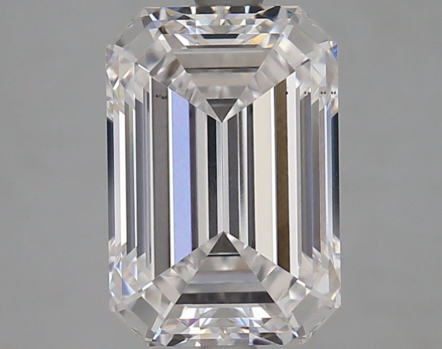 Loose Diamond - EMERALD 4.02ct D VS2: Loose Diamond - EMERALD 4.02ct D VS2 Source: This is a real non-mined Diamond that has been grown in a lab Shape: EMERALD Carats: 4.02 Color: D Clarity: VS2 Certification: IGI Video:
