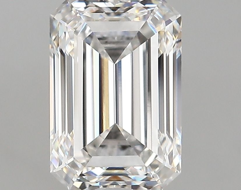 Loose Diamond - EMERALD 2.72ct E VVS2: Loose Diamond - EMERALD 2.72ct E VVS2 Source: This is a real non-mined Diamond that has been grown in a lab Shape: EMERALD Carats: 2.72 Color: E Clarity: VVS2 Certification: IGI Video: