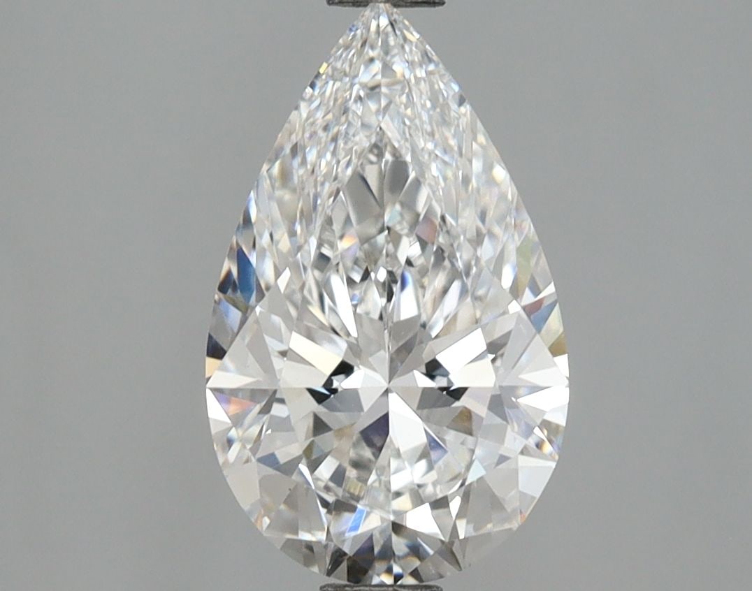 Loose Diamond - PEAR 2.09ct E VVS2: Loose Diamond - PEAR 2.09ct E VVS2 Source: This is a real non-mined Diamond that has been grown in a lab Shape: PEAR Carats: 2.09 Color: E Clarity: VVS2 Certification: IGI Video: