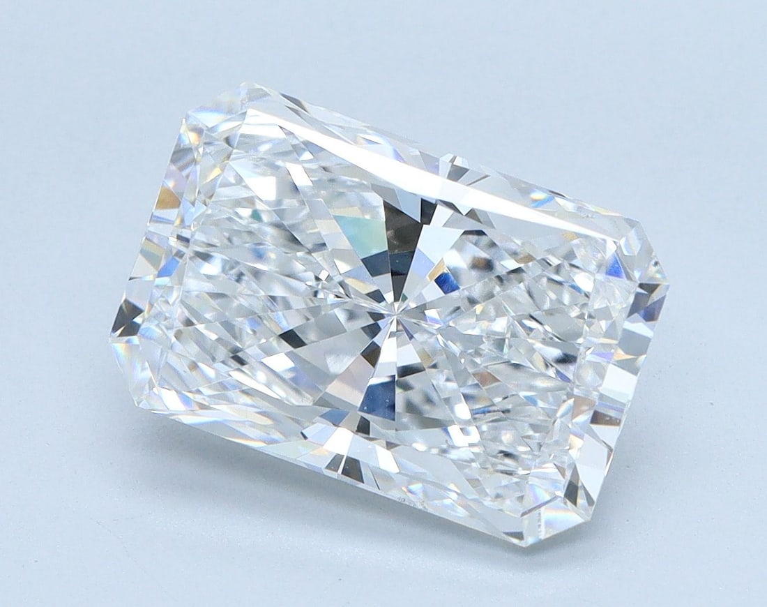 Loose Diamond - RADIANT 3.5ct D VS2: Loose Diamond - RADIANT 3.5ct D VS2 Source: This is a real non-mined Diamond that has been grown in a lab Shape: RADIANT Carats: 3.5 Color: D Clarity: VS2 Certification: IGI PLEASE NOTE: Framed, Large