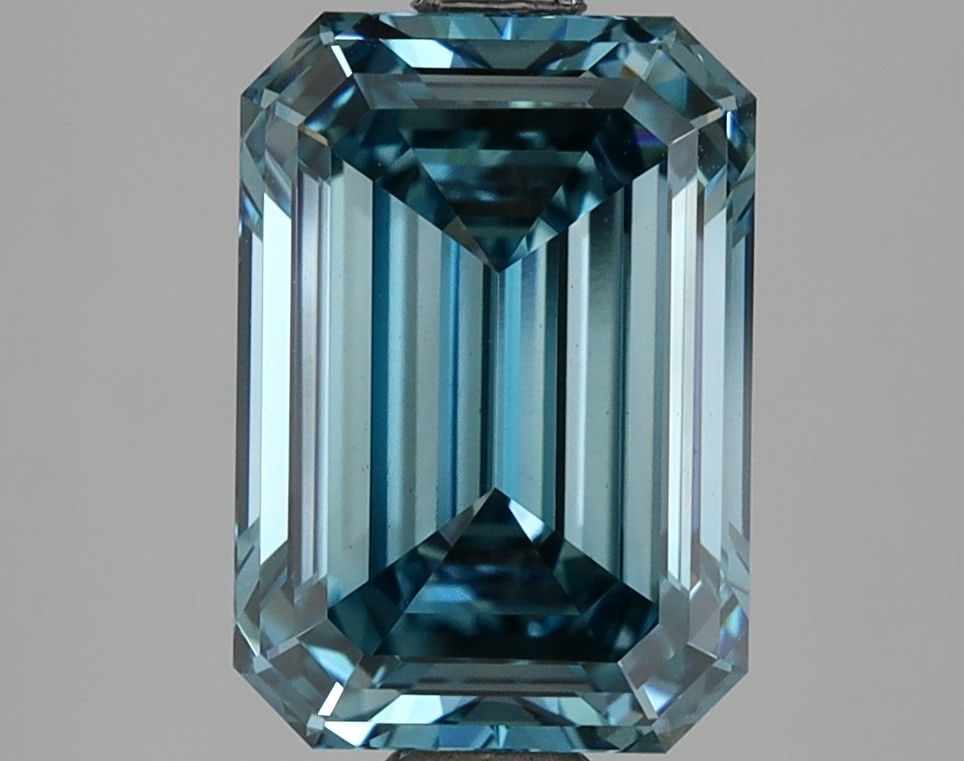 Loose Diamond - EMERALD 3.12ct Fancy Vivid Blue VS1: Loose Diamond - EMERALD 3.12ct Fancy Vivid Blue VS1 Source: This is a real non-mined Diamond that has been grown in a lab Shape: EMERALD Carats: 3.12 Color: Fancy Vivid Blue Certification: NONE