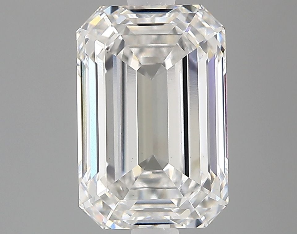 Loose Diamond - EMERALD 2.57ct E VS1: Loose Diamond - EMERALD 2.57ct E VS1 Source: This is a real non-mined Diamond that has been grown in a lab Shape: EMERALD Carats: 2.57 Color: E Clarity: VS1 Certification: IGI Video: