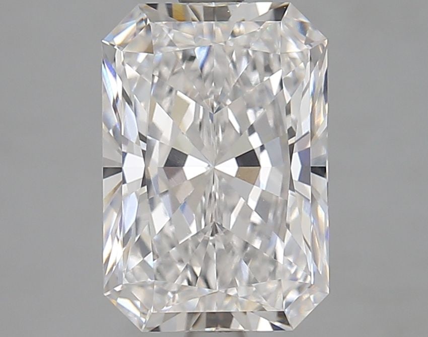 Loose Diamond - RADIANT 3.26ct E VVS2: Loose Diamond - RADIANT 3.26ct E VVS2 Source: This is a real non-mined Diamond that has been grown in a lab Shape: RADIANT Carats: 3.26 Color: E Clarity: VVS2 Certification: GIA Video: