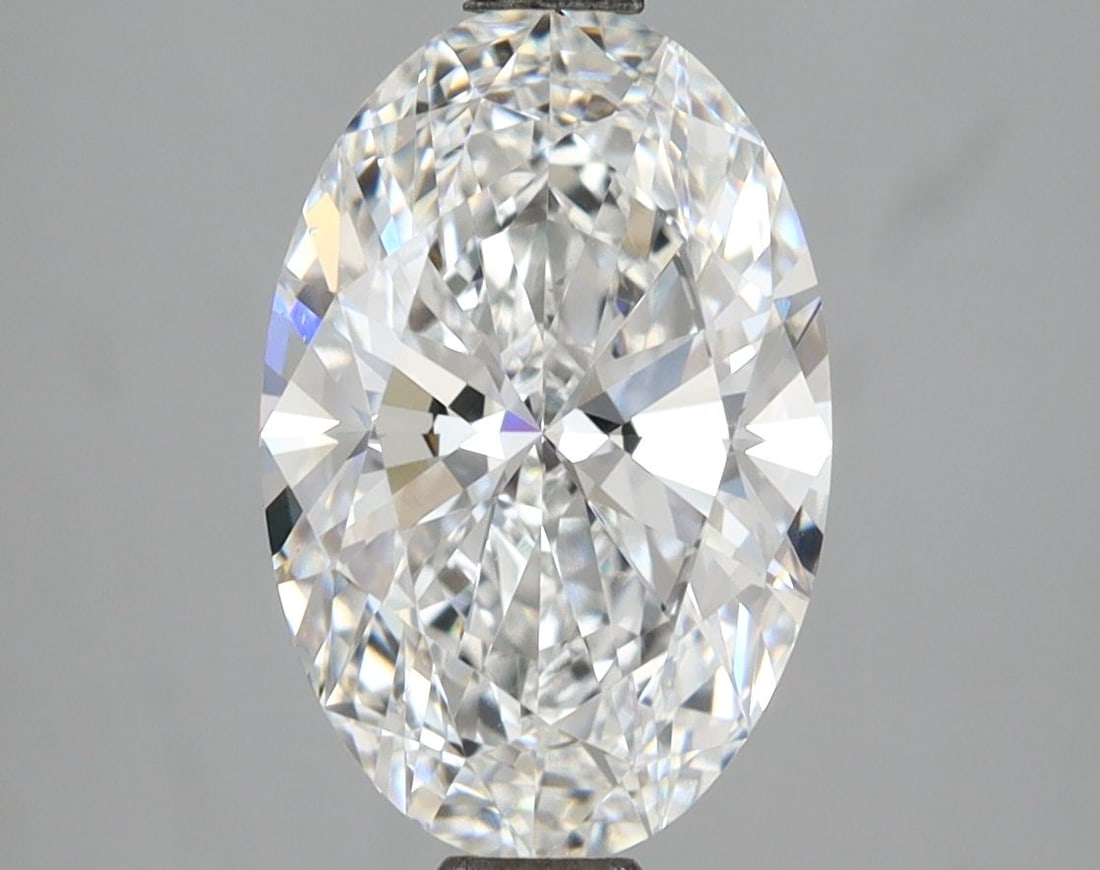 Loose Diamond - OVAL 3.06ct E VVS2: Loose Diamond - OVAL 3.06ct E VVS2 Source: This is a real non-mined Diamond that has been grown in a lab Shape: OVAL Carats: 3.06 Color: E Clarity: VVS2 Certification: IGI Video: