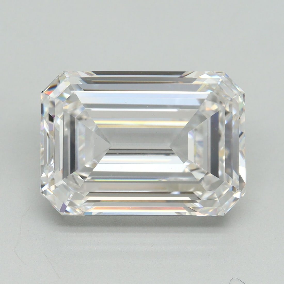 Loose Diamond - EMERALD 10.05ct D VS1: Loose Diamond - EMERALD 10.05ct D VS1 Source: This is a real non-mined Diamond that has been grown in a lab Shape: EMERALD Carats: 10.05 Color: D Clarity: VS1 Certification: IGI Video: