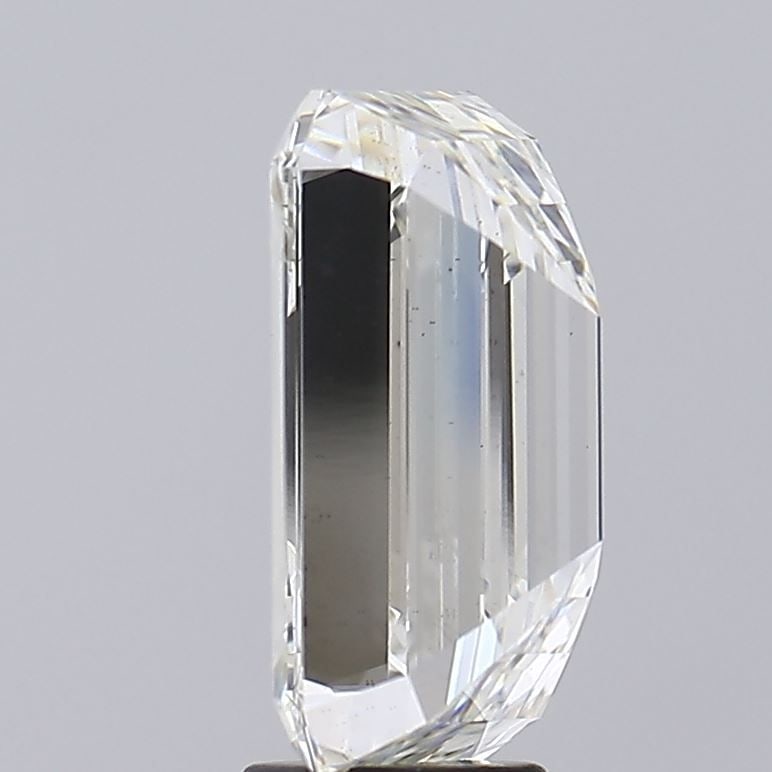 Loose Diamond - EMERALD 6.69ct H VS2: Loose Diamond - EMERALD 6.69ct H VS2 Source: This is a real non-mined Diamond that has been grown in a lab Shape: EMERALD Carats: 6.69 Color: H Clarity: VS2 Certification: IGI Video: