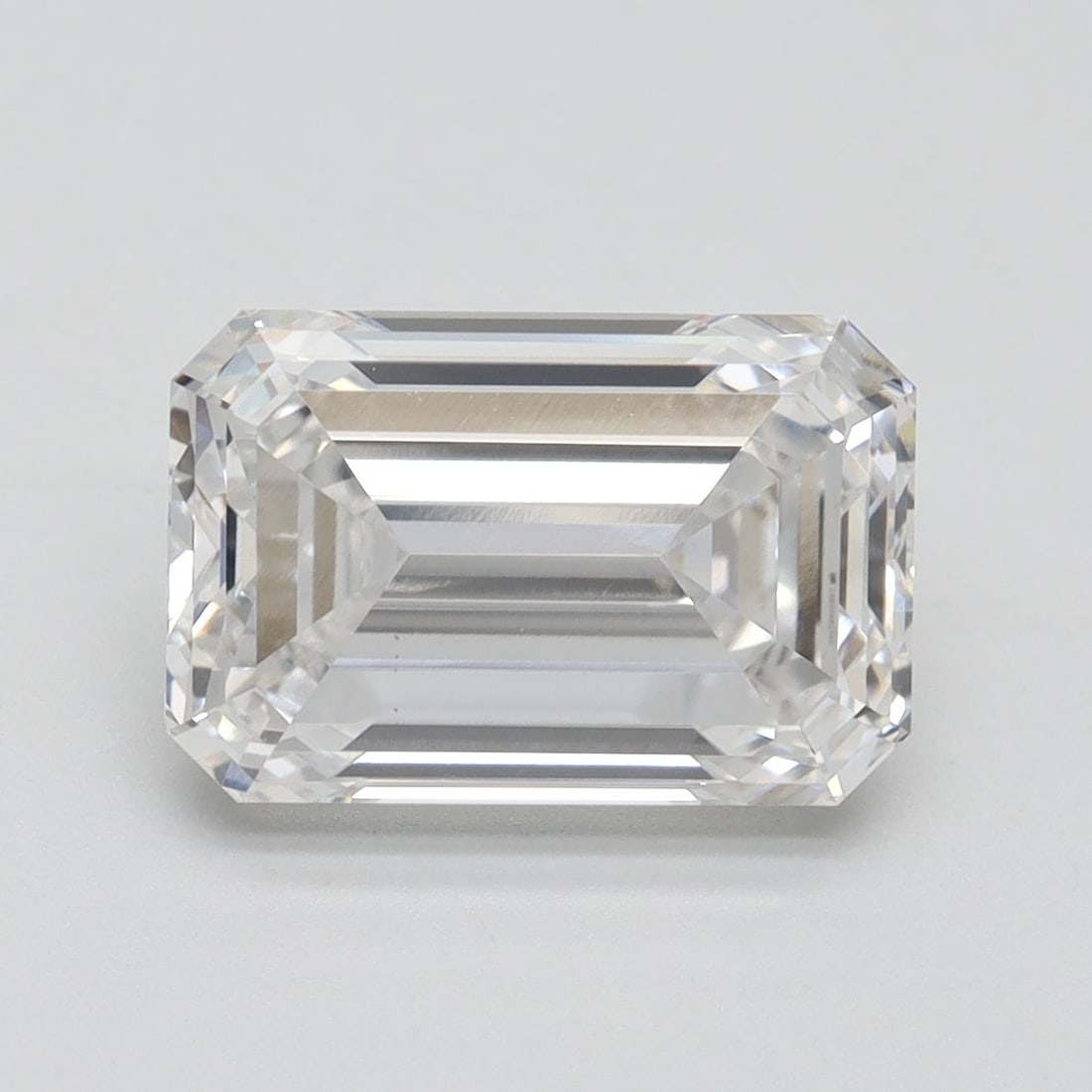 Loose Diamond - EMERALD 4.08ct D VVS2: Loose Diamond - EMERALD 4.08ct D VVS2 Source: This is a real non-mined Diamond that has been grown in a lab Shape: EMERALD Carats: 4.08 Color: D Clarity: VVS2 Certification: IGI Video: