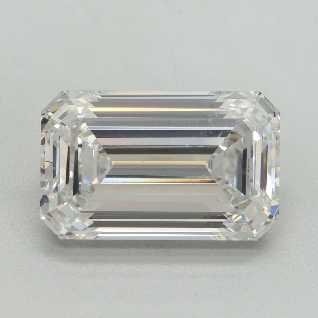 Loose Diamond - EMERALD 8.09ct F VS1: Loose Diamond - EMERALD 8.09ct F VS1 Source: This is a real non-mined Diamond that has been grown in a lab Shape: EMERALD Carats: 8.09 Color: F Clarity: VS1 Certification: IGI Video: