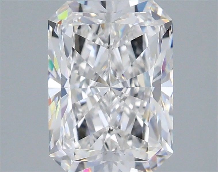 Loose Diamond - RADIANT 2.4ct E VVS2: Loose Diamond - RADIANT 2.4ct E VVS2 Source: This is a real non-mined Diamond that has been grown in a lab Shape: RADIANT Carats: 2.4 Color: E Clarity: VVS2 Certification: IGI Video:
