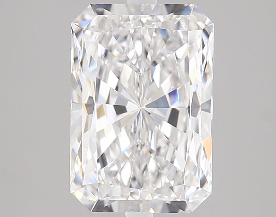 Loose Diamond - RADIANT 3.03ct E VVS1: Loose Diamond - RADIANT 3.03ct E VVS1 Source: This is a real non-mined Diamond that has been grown in a lab Shape: RADIANT Carats: 3.03 Color: E Clarity: VVS1 Certification: IGI Video: