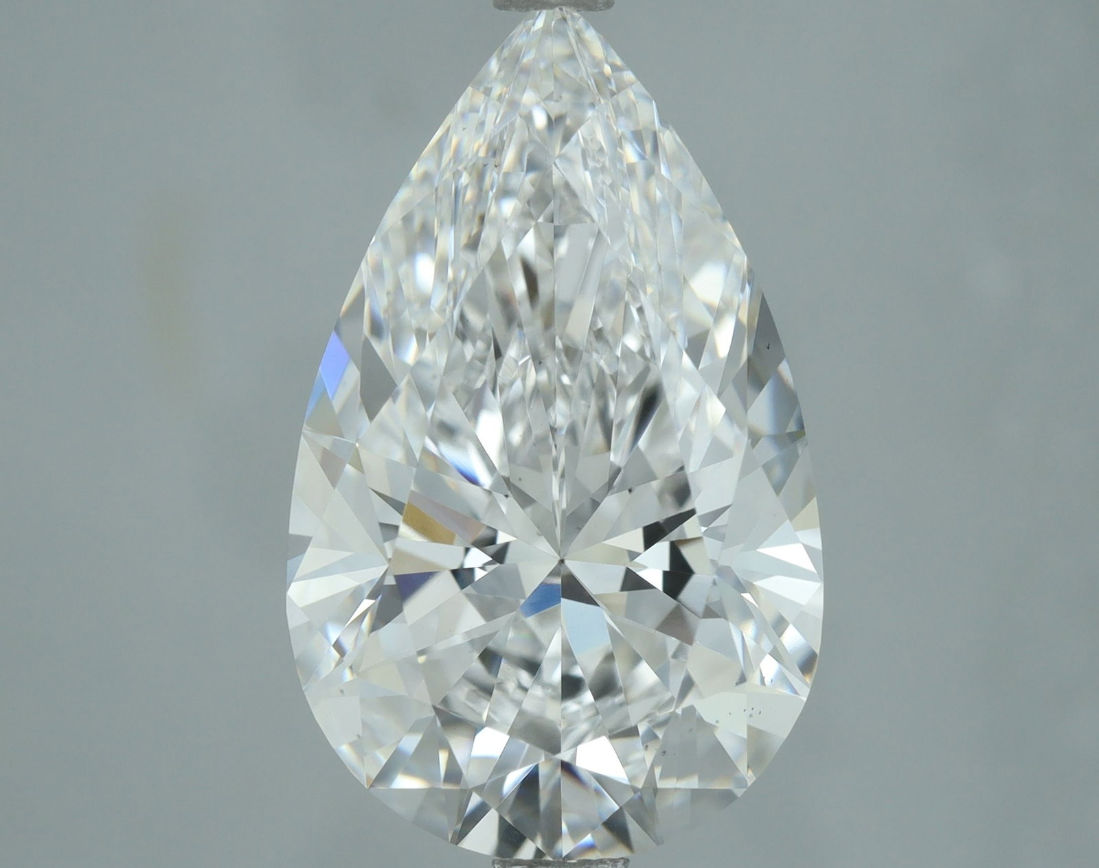 Loose Diamond - PEAR 4.54ct D VS2: Loose Diamond - PEAR 4.54ct D VS2 Source: This is a real non-mined Diamond that has been grown in a lab Shape: PEAR Carats: 4.54 Color: D Clarity: VS2 Certification: IGI Video: