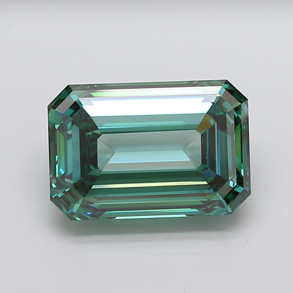 Loose Diamond - EMERALD 11.03ct Fancy Vivid Green VS2: Loose Diamond - EMERALD 11.03ct Fancy Vivid Green VS2 Source: This is a real non-mined Diamond that has been grown in a lab Shape: EMERALD Carats: 11.03 Color: Fancy Vivid Green Certification: IGI PLE