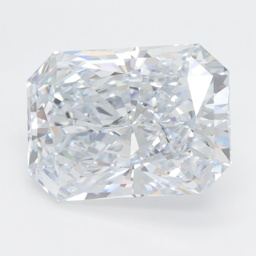Loose Diamond - RADIANT 3.84ct G VVS1: Loose Diamond - RADIANT 3.84ct G VVS1 Source: This is a real non-mined Diamond that has been grown in a lab Shape: RADIANT Carats: 3.84 Color: G Clarity: VVS1 Certification: IGI Video: