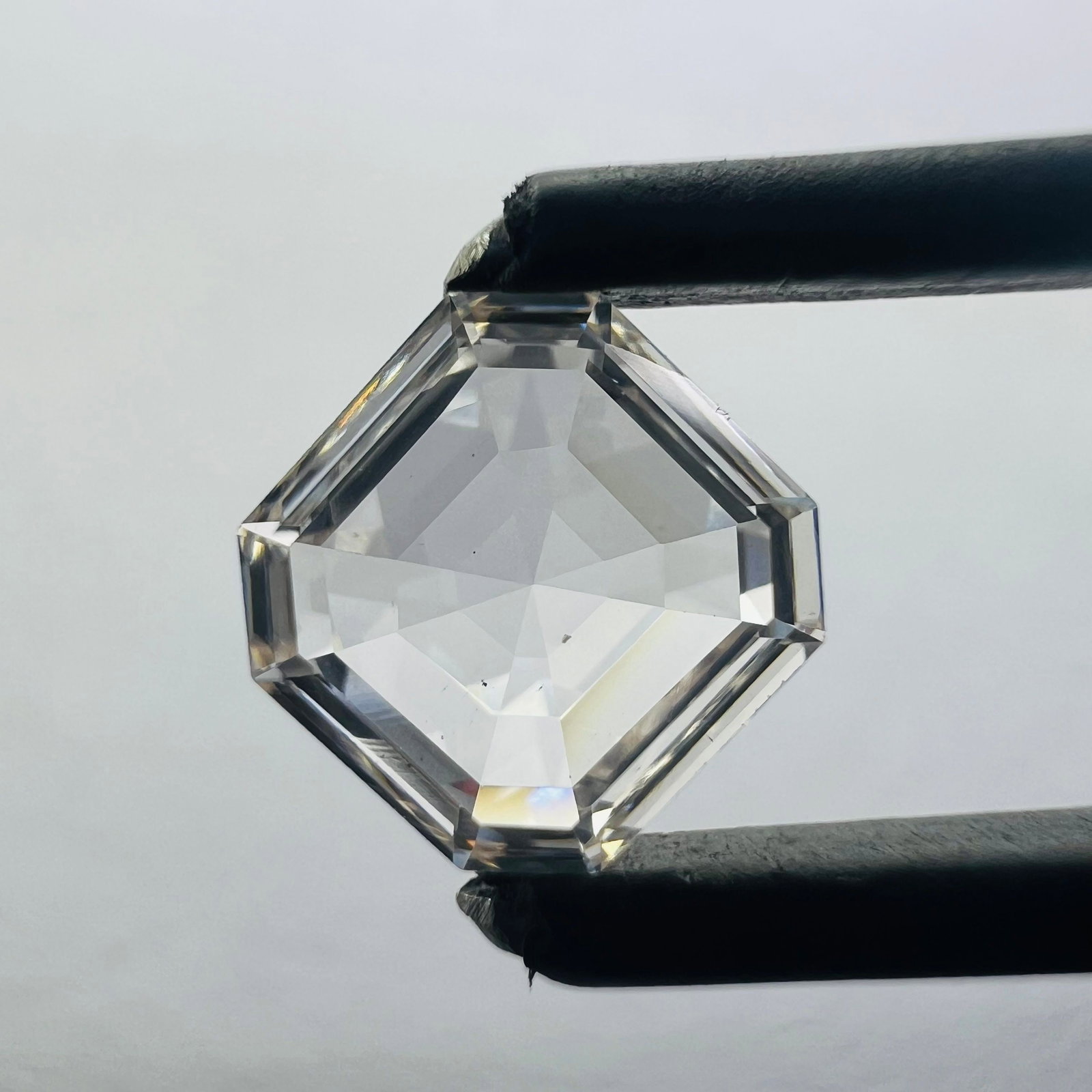 Loose Diamond - ASSCHER 0.72ct Pink VS1: Loose Diamond - ASSCHER 0.72ct Pink VS1 Source: This is a real non-mined Diamond that has been grown in a lab Shape: ASSCHER Carats: 0.72 Color: Pink Certification: NONE PLEASE NOTE: Framed, Large, or