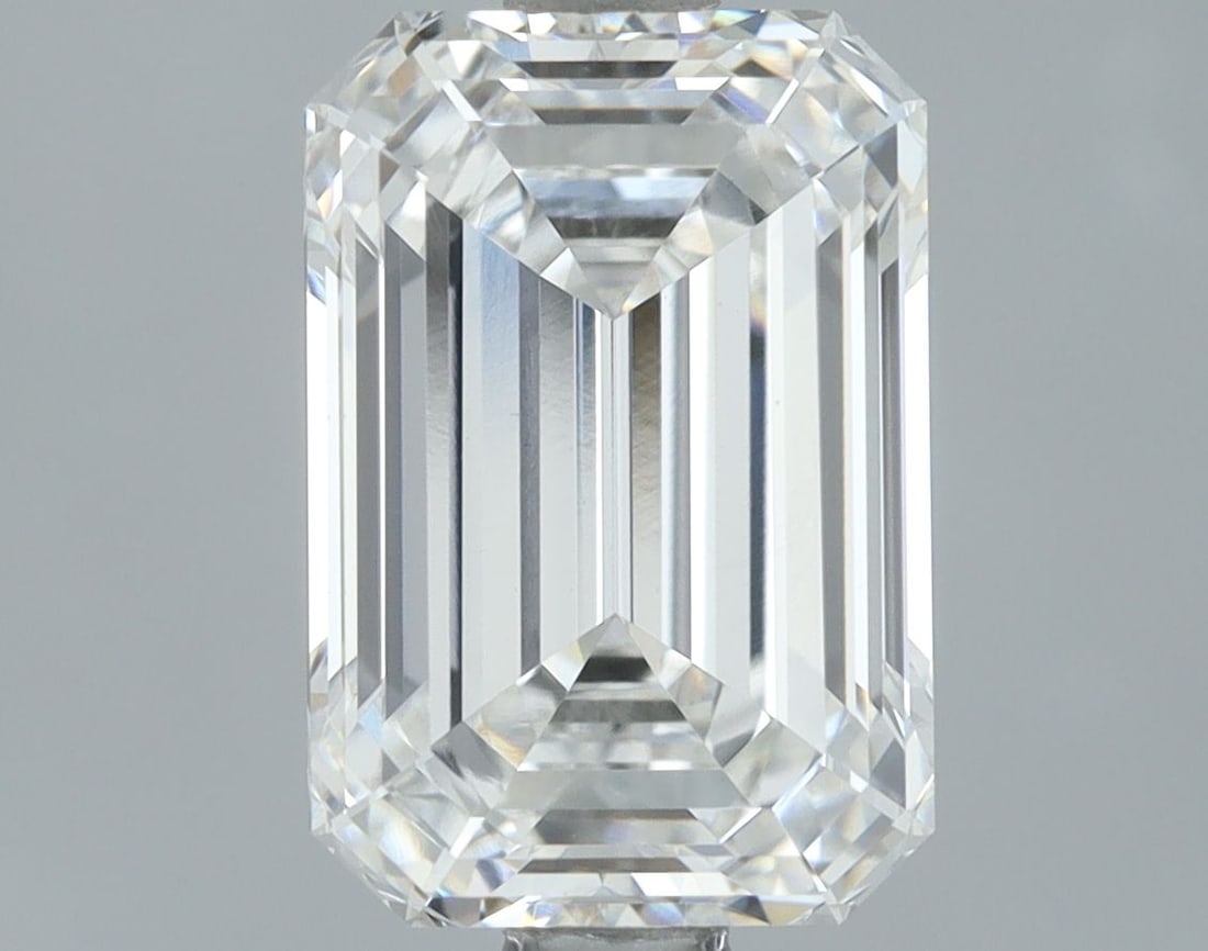 Loose Diamond - EMERALD 2.16ct E VS1: Loose Diamond - EMERALD 2.16ct E VS1 Source: This is a real non-mined Diamond that has been grown in a lab Shape: EMERALD Carats: 2.16 Color: E Clarity: VS1 Certification: IGI Video: