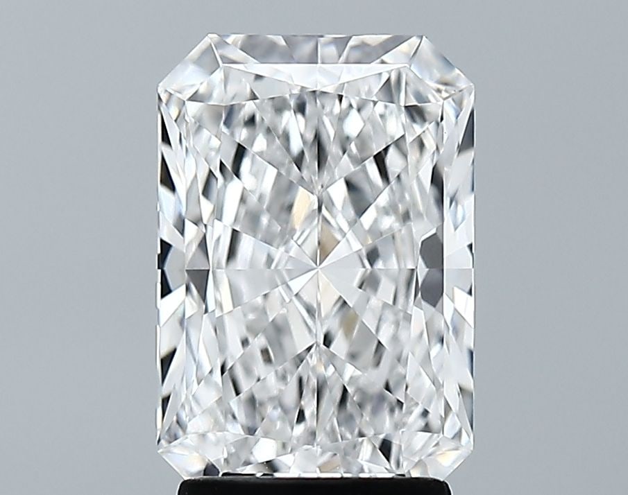 Loose Diamond - RADIANT 2.57ct D VVS2: Loose Diamond - RADIANT 2.57ct D VVS2 Source: This is a real non-mined Diamond that has been grown in a lab Shape: RADIANT Carats: 2.57 Color: D Clarity: VVS2 Certification: GIA Video: