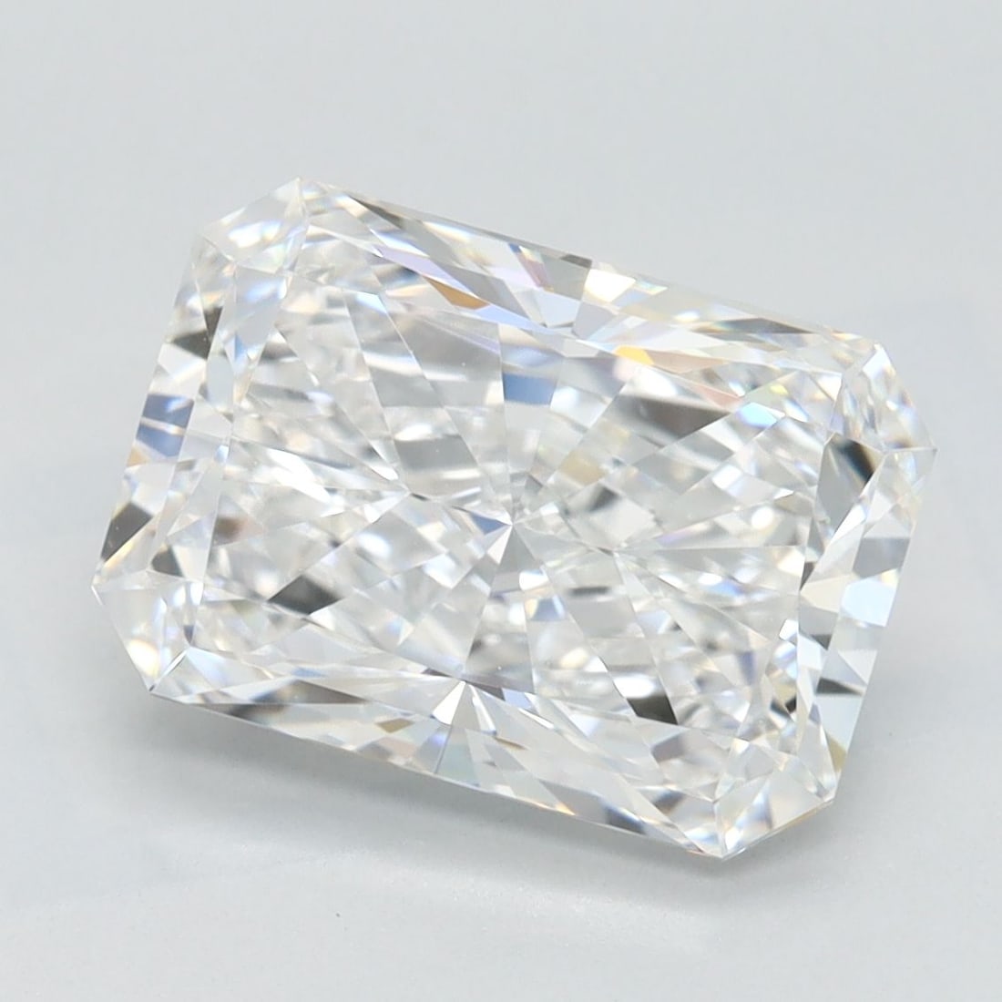 Loose Diamond - RADIANT 3.17ct D IF: Loose Diamond - RADIANT 3.17ct D IF Source: This is a real non-mined Diamond that has been grown in a lab Shape: RADIANT Carats: 3.17 Color: D Clarity: IF Certification: IGI Video: