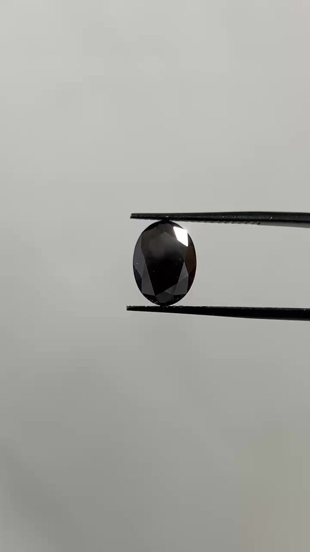Loose Diamond - OVAL 2.7ct Fancy Black VVS2: Loose Diamond - OVAL 2.7ct Fancy Black VVS2 Source: Natural Shape: OVAL Carats: 2.7 Color: Fancy Black Certification: GIA Video: