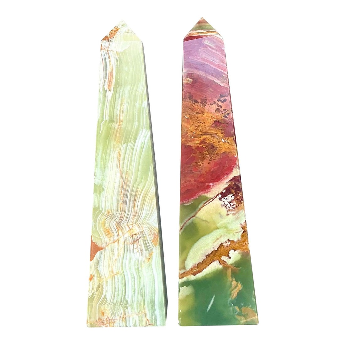 Pair of Vintage Boho Onyx Obelisks 10 Inches Tall: Pair of Vintage Boho Onyx Obelisks 10 Inches Tall Enhance your decor with this captivating pair of Vintage Boho Onyx Obelisks, a stunning display of nature's artistry and expert craftsmanship. Each ob