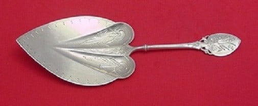 Gorham Lily aka 88 Sterling Silver Pie Server 8.5 Inch Heirloom: Gorham Lily aka 88 Sterling Silver Pie Server 8.5 Inch Heirloom This exquisite pie server is from the renowned Gorham brand, featuring the elegant "Lily aka 88" pattern. Made from high-quality sterlin