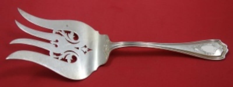 Reed and Barton Hepplewhite Sterling Silver Fish Serving Fork 9 5/8 inches (1 of 2)