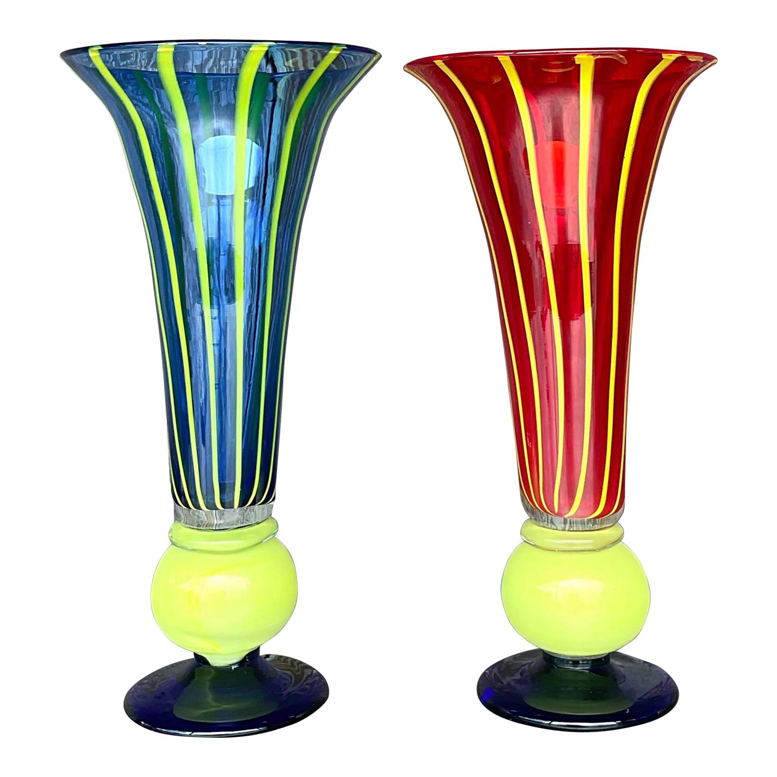 Vintage Boho Art Glass Trumpet Vases Set of 2 Navy Blue: Vintage Boho Art Glass Trumpet Vases Set of 2 Navy Blue Enhance your living space with this exquisite pair of Vintage Boho Art Glass Trumpet Vases. These stunning vases are a harmonious blend of bohem