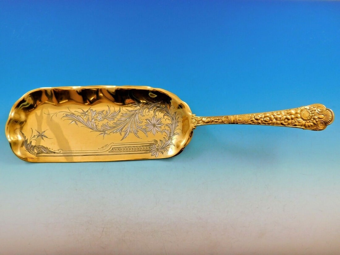 Gorham Cluny Vermeil Sterling Silver 12 1/4" Crumber with Floral Motif: Gorham Cluny Vermeil Sterling Silver 12 1/4" Crumber with Floral Motif This exquisite 12 1/4" crumber from the Cluny Vermeil pattern by Gorham is a stunning addition to any serving collection. Crafted