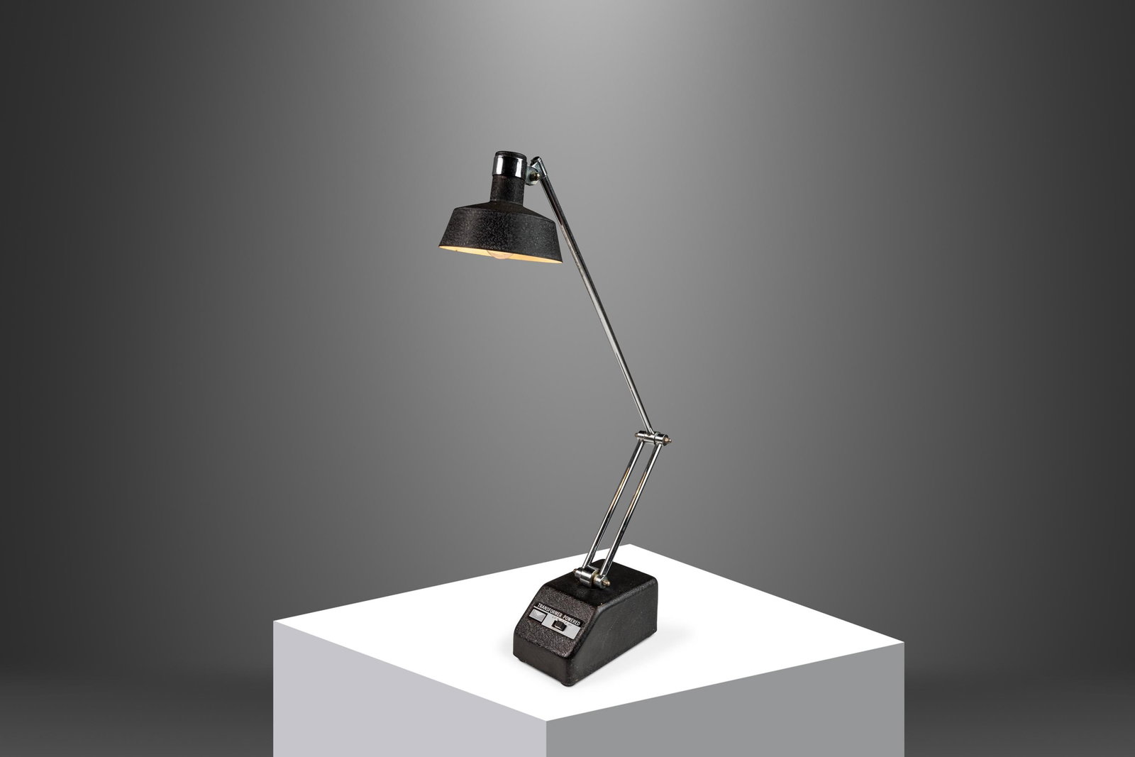 Vintage Mid-Century Modern Tensor Desk Lamp by Mobilite NASA Taiwan 1970s: Vintage Mid-Century Modern Tensor Desk Lamp by Mobilite NASA Taiwan 1970s This Mid-Century Modern Industrial Tensor Desk Lamp by Mobilite, originating from NASA Offices in Taiwan, captures the essence