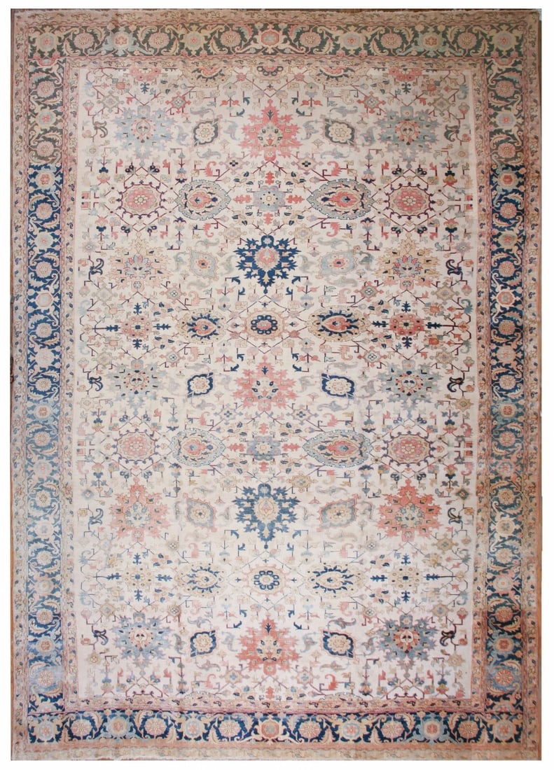 Antique Heriz Serapi Wool Rug 13x19 Ivory Geometric 406cm x 570cm: Antique Heriz Serapi Wool Rug 13x19 Ivory Geometric 406cm x 570cm This is an exceptional antique Persian Heriz Serapi rug, hand-knotted circa 1920. Measuring 13'4" x 19' (406 cm x 570 cm), it features