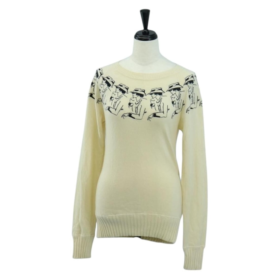 Beige Cashmere Knit Sweater by Chanel with CC Logo Italy (1 of 15)