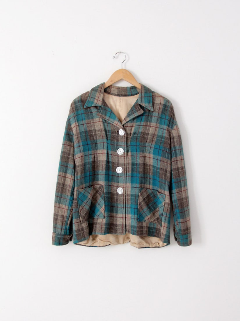Pendleton 1950s Vintage Wool Jacket Blue Gray Red Plaid: Pendleton 1950s Vintage Wool Jacket Blue Gray Red Plaid This vintage 1950s women's wool jacket showcases a classic Pendleton 49'er style featuring a soft blue, gray, and red plaid pattern. It boasts a