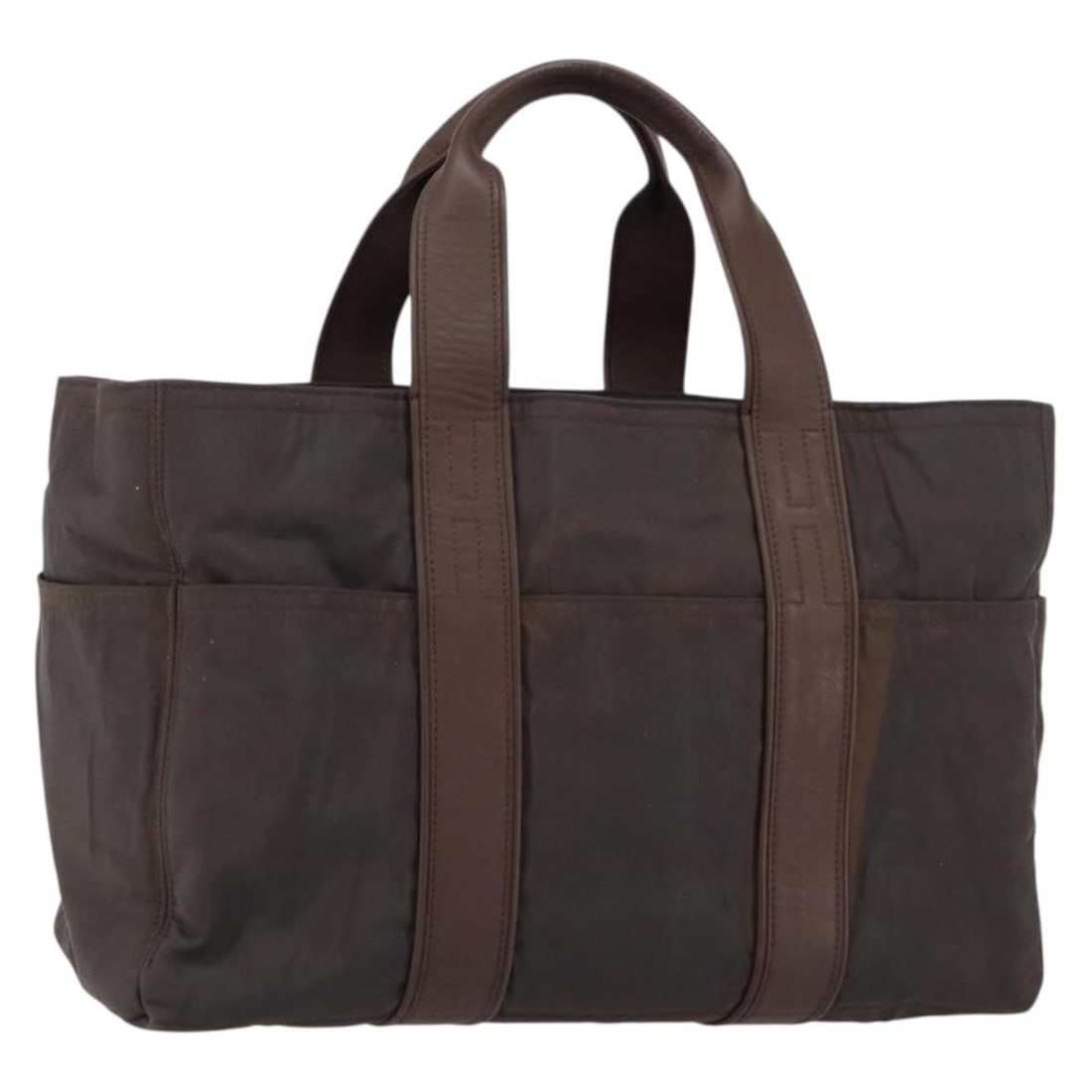 Hermes Akapu Luco MM Nylon Handbag Dark Brown France: Hermes Akapu Luco MM Nylon Handbag Dark Brown France Hermes Akapu Luco MM handbag in dark brown nylon, made in France. This women's handbag is offered without the original box or dust bag and includes