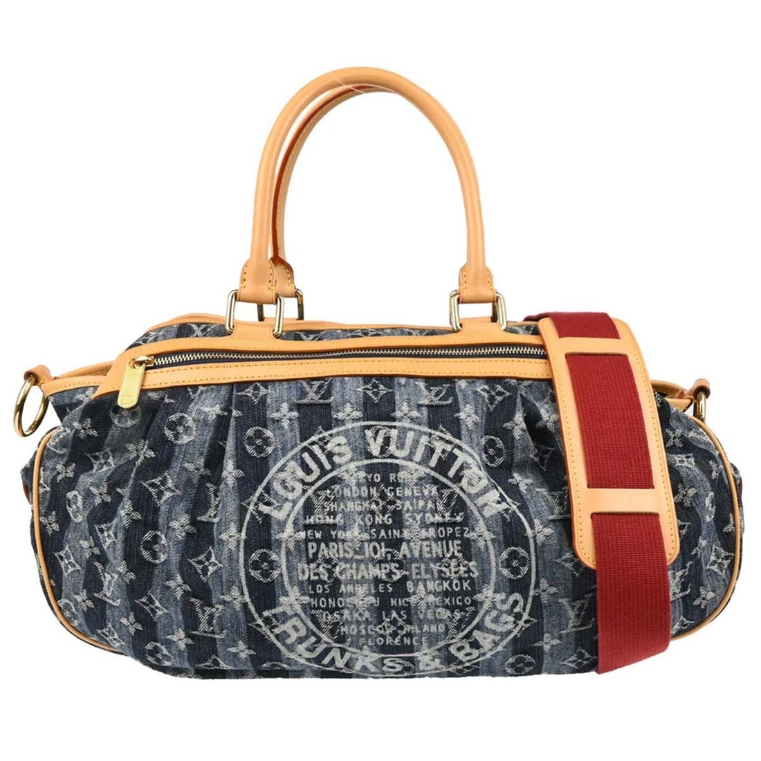 Louis Vuitton Cabas Raye GM blue monogram denim tote with strap: Louis Vuitton Cabas Raye GM blue monogram denim tote with strap Vintage Louis Vuitton Cabas Raye GM 2-way tote in blue Monogram denim with leather trim and a beige Alcantara lining. This large tote fe