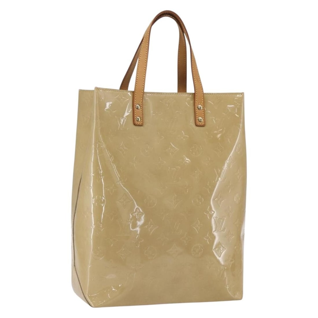 Beige Patent Leather Reade MM Handbag Louis Vuitton Monogram Vernis M91141: Beige Patent Leather Reade MM Handbag Louis Vuitton Monogram Vernis M91141 This Louis Vuitton Monogram Vernis Reade MM hand bag features a beige patent leather exterior and is crafted in France. The b