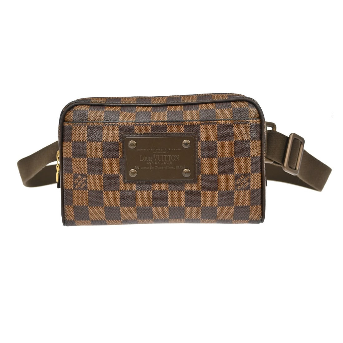 Louis Vuitton Brooklyn Belt Bag Damier Ebene N41101: Louis Vuitton Brooklyn Belt Bag Damier Ebene N41101 Vintage Louis Vuitton Brooklyn bum bag in Damier Ebene with a zip closure and adjustable leather strap. This women's belt bag features an Ebene and 
