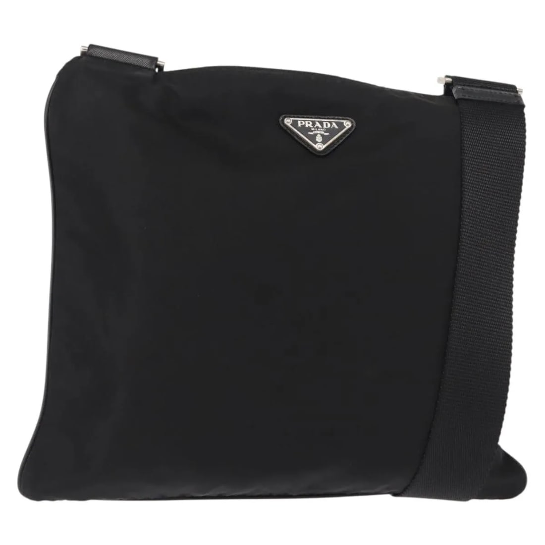 Prada Nylon Flat Messenger Bag Black Unisex 30cm by 26cm by 32cm: Prada Nylon Flat Messenger Bag Black Unisex 30cm by 26cm by 32cm This pre-owned Prada Flat Messenger Bag is crafted from black nylon and designed for unisex use. It features a spacious interior with m