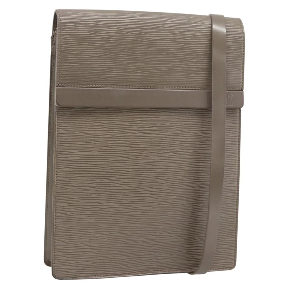 Louis Vuitton Epi Leather Ramatuelle Lilac Shoulder Bag France: Louis Vuitton Epi Leather Ramatuelle Lilac Shoulder Bag France This Louis Vuitton Epi Ramatuelle shoulder bag in lilac features the brand's signature Epi leather and is designed for women. The bag off