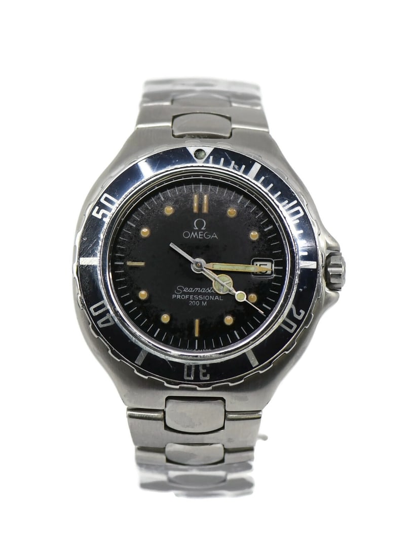 Omega Seamaster 200 Quartz Stainless Steel Watch 36mm Box and Papers: Omega Seamaster 200 Quartz Stainless Steel Watch 36mm Box and Papers This Omega Seamaster 200 wristwatch is a classic timepiece, featuring a robust stainless steel case and band. The watch is powered 
