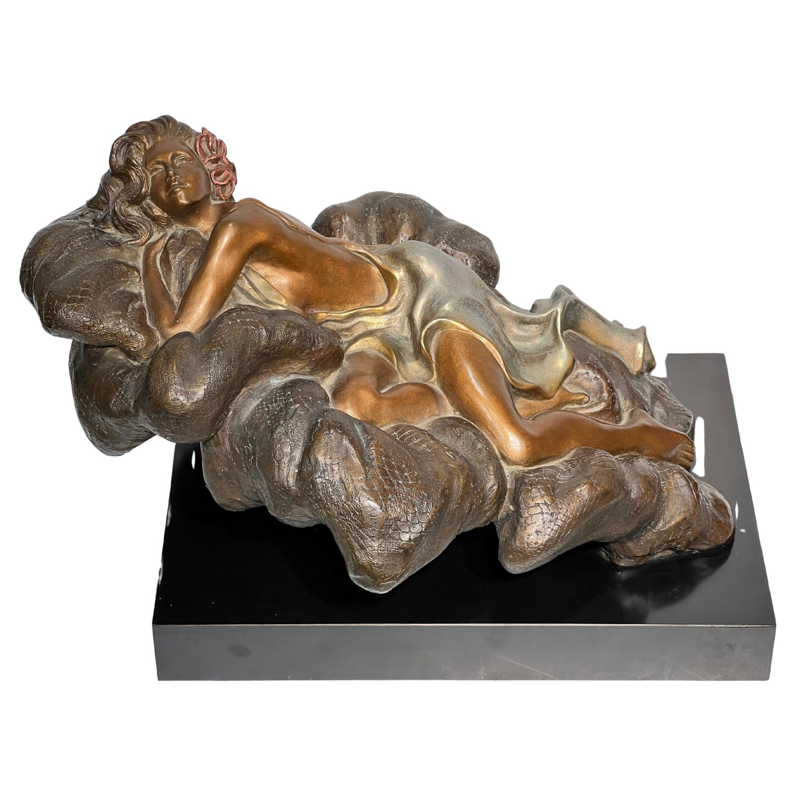 Post-Modern Bronze Reclining Woman Sculpture by Alice Riordan on Marble Base: Post-Modern Bronze Reclining Woman Sculpture by Alice Riordan on Marble Base This patinated bronze sculpture, created by American artist Alice Riordan in the late 20th century, depicts a reclining fem