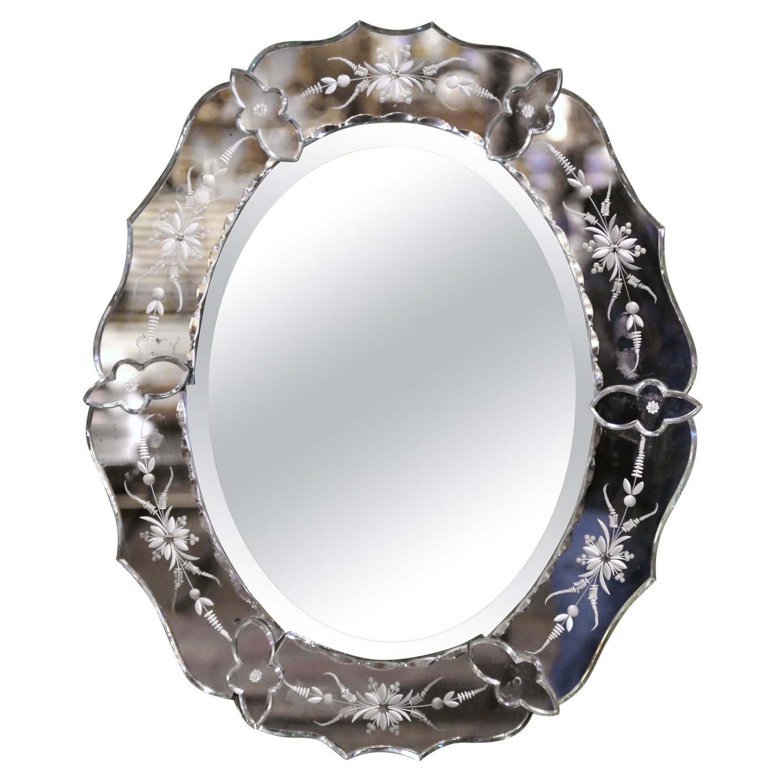 Vintage Midcentury Italian Oval Beveled Mirror with Floral Etching: Vintage Midcentury Italian Oval Beveled Mirror with Floral Etching Elevate your decor with this stunning Midcentury Italian Venetian Oval Beveled Mirror, crafted circa 1960. This elegant wall mirror f