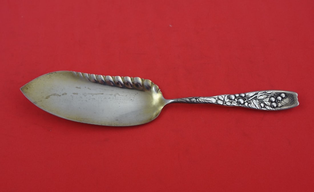Whiting Berry Sterling Silver Jelly Knife 8.5" Blueberry Motif: Whiting Berry Sterling Silver Jelly Knife 8.5" Blueberry Motif This stunning jelly knife showcases the elegant Berry pattern by Whiting, crafted from sterling silver with a faint gold-washed blade. Me