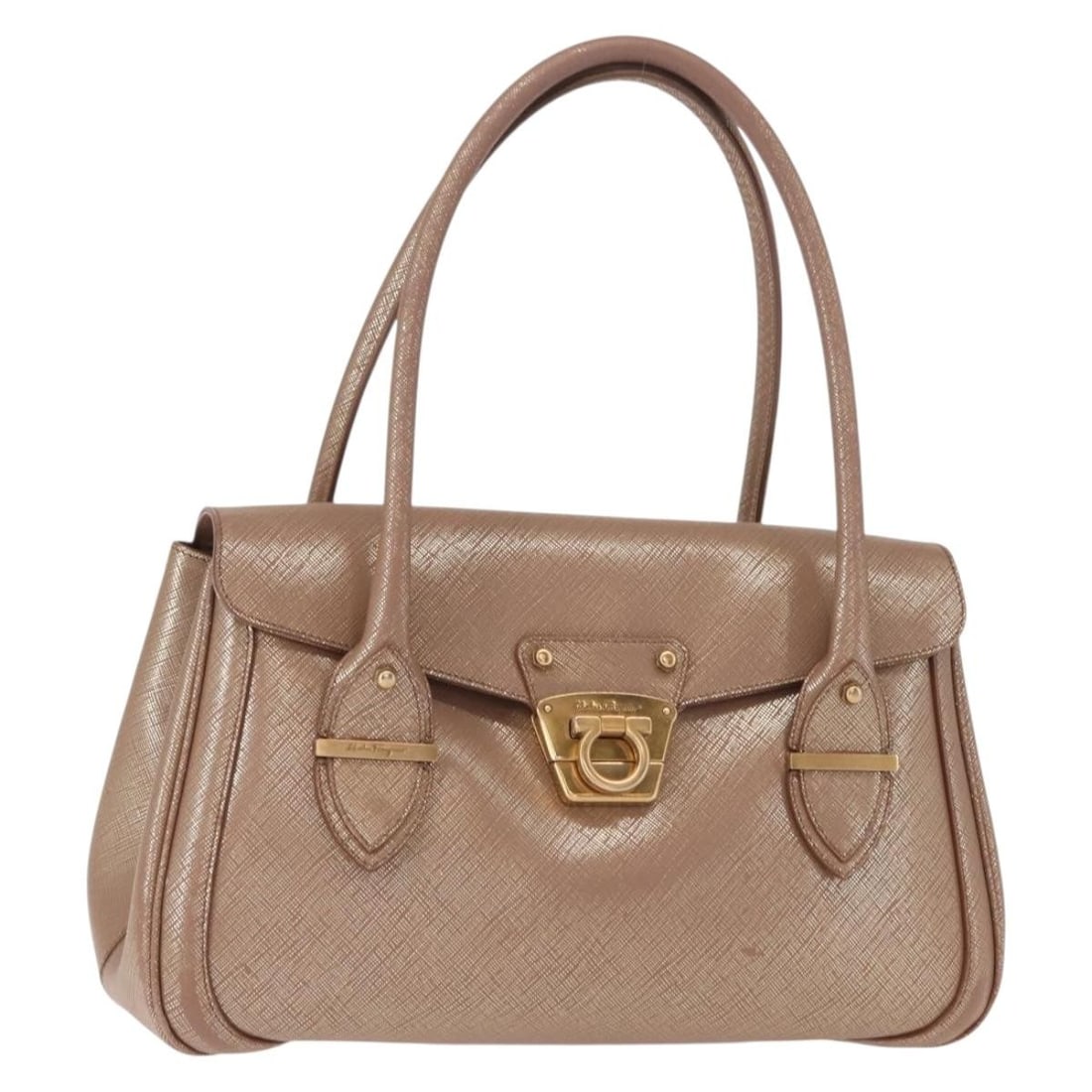 Salvatore Ferragamo Gancini Leather Hand Bag Gold Auth 151852: Salvatore Ferragamo Gancini Leather Hand Bag Gold Auth 151852 This exquisite Salvatore Ferragamo Gancini Hand Bag is crafted from high-quality leather, featuring a stunning gold exterior that adds a t