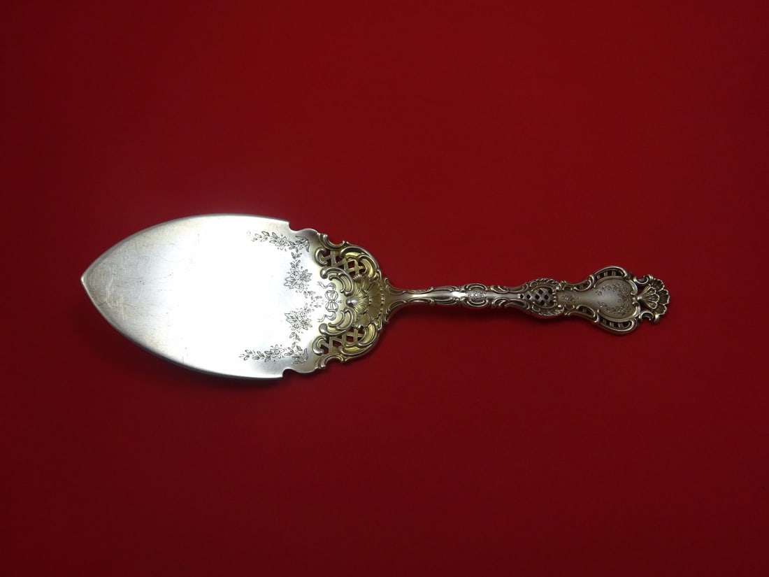 Durgin Regent Sterling Silver Pie Server Bright-Cut 10.25 Inch: Durgin Regent Sterling Silver Pie Server Bright-Cut 10.25 Inch This exquisite pie server features the elegant Regent pattern by Durgin, showcasing a bright-cut design. Crafted from high-quality sterli
