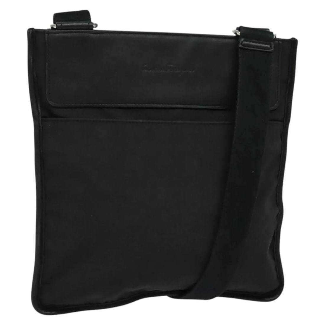 Salvatore Ferragamo Vintage Shoulder Bag Black Nylon Italy: Salvatore Ferragamo Vintage Shoulder Bag Black Nylon Italy This Salvatore Ferragamo vintage shoulder bag is crafted from durable black nylon and features a classic, unisex design. Made in Italy, the b