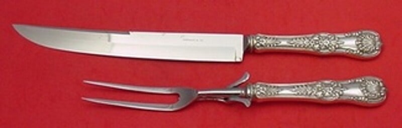 Tiffany & Co English King Sterling Silver 2-Piece Carving Set: Tiffany & Co English King Sterling Silver 2-Piece Carving Set This exquisite 2-piece roast carving set, crafted by Tiffany & Co., features the elegant English King pattern, a hallmark of sophisticatio