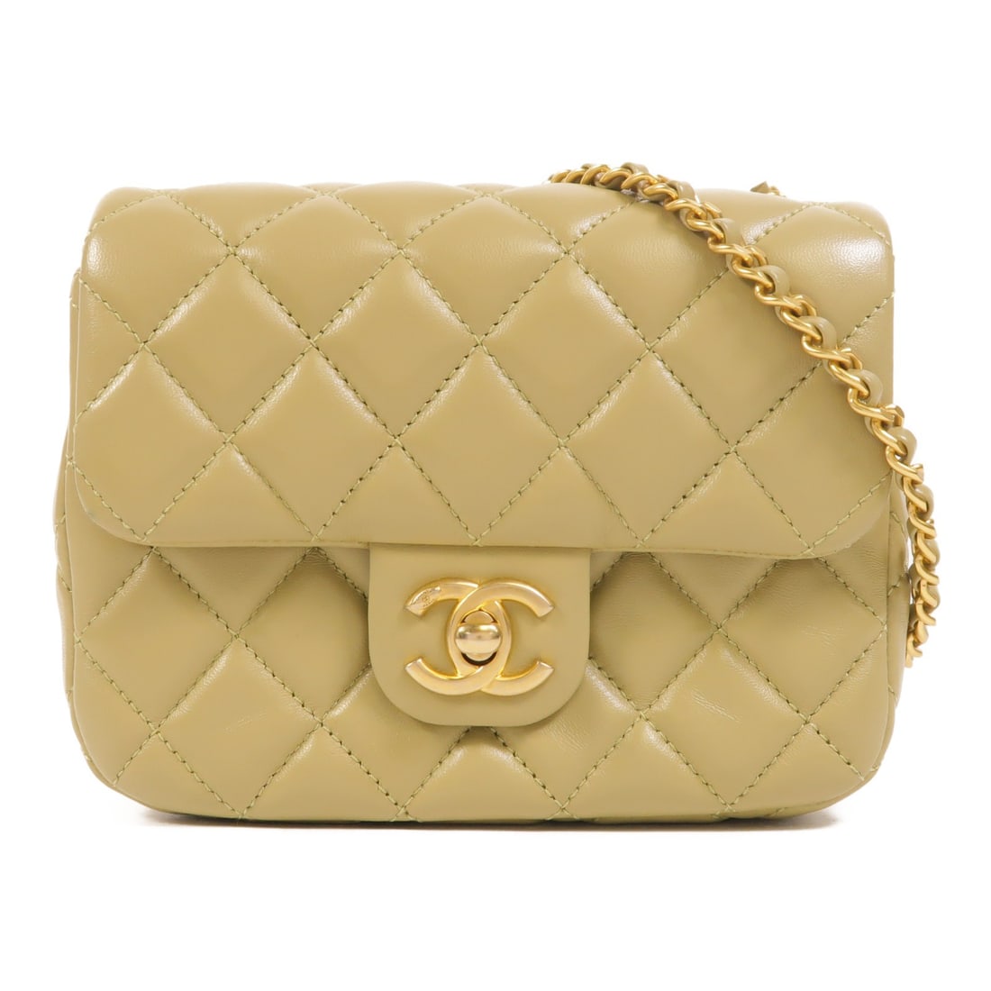 Chanel Lambskin Green Coco Heart Square Chain Shoulder Bag with Gold Hardware: Chanel Lambskin Green Coco Heart Square Chain Shoulder Bag with Gold Hardware This CHANEL CC Coco Heart Square Chain Shoulder Bag is crafted from luxurious green lambskin leather. Featuring a classic 