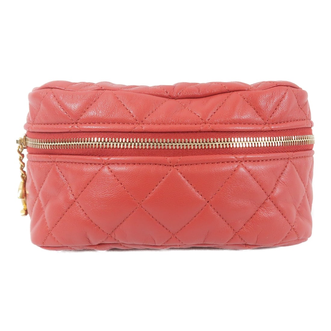 CHANEL waist bag red calfskin leather CC: CHANEL waist bag red calfskin leather CC Red calfskin leather waist bag/body bag with CHANEL CC and a practical compact silhouette. Designed for women, this piece shows reasonable wear and tear consis